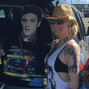 Meet your Posher, Leslie